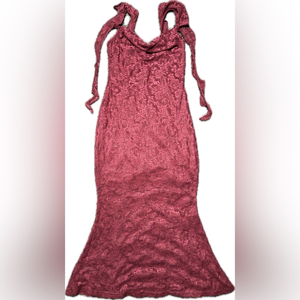 Elegant Lace Dress in Burgundy
